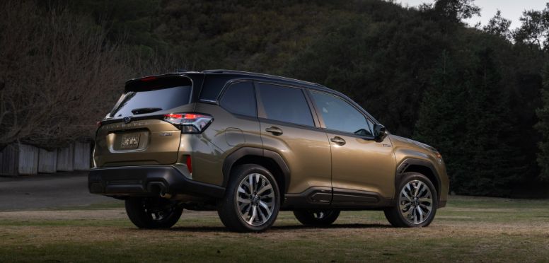 2025_Subaru_ForesterHybrid_04%20(1).jpg