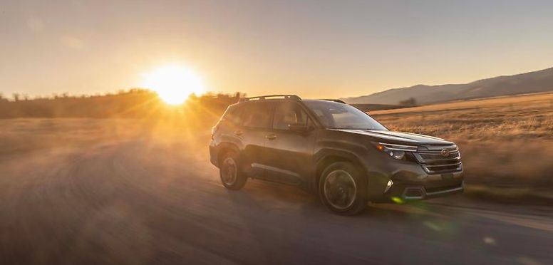 2025_Subaru_Forester_17__mid.jpg