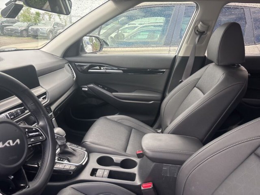 Used 2025 Kia Seltos SX SUV