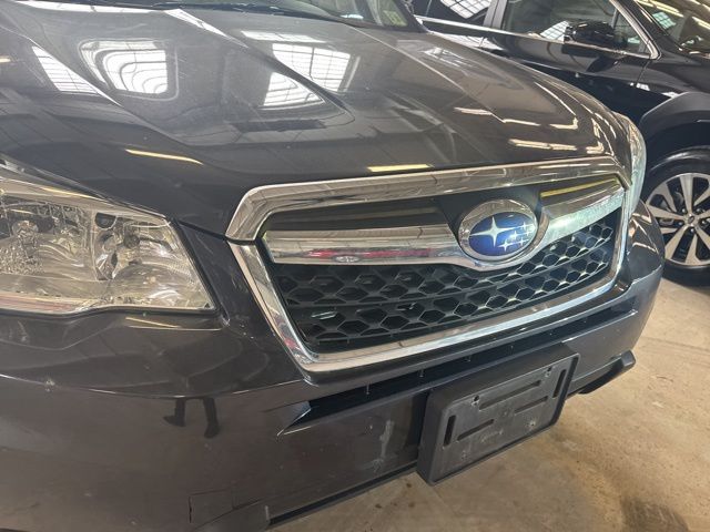 2016 Subaru Forester 2.5i Premium photo 3