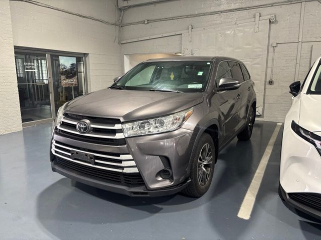 Used 2019 Toyota Highlander LE SUV