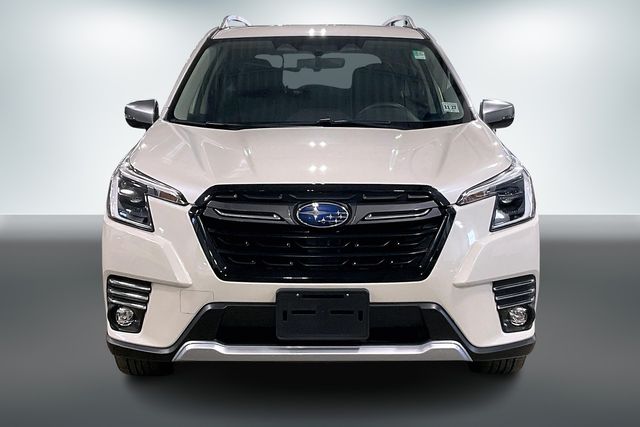 2022 Subaru Forester Touring photo 2