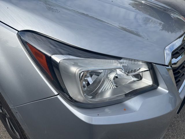 2018 Subaru Forester 2.5i Premium photo 2