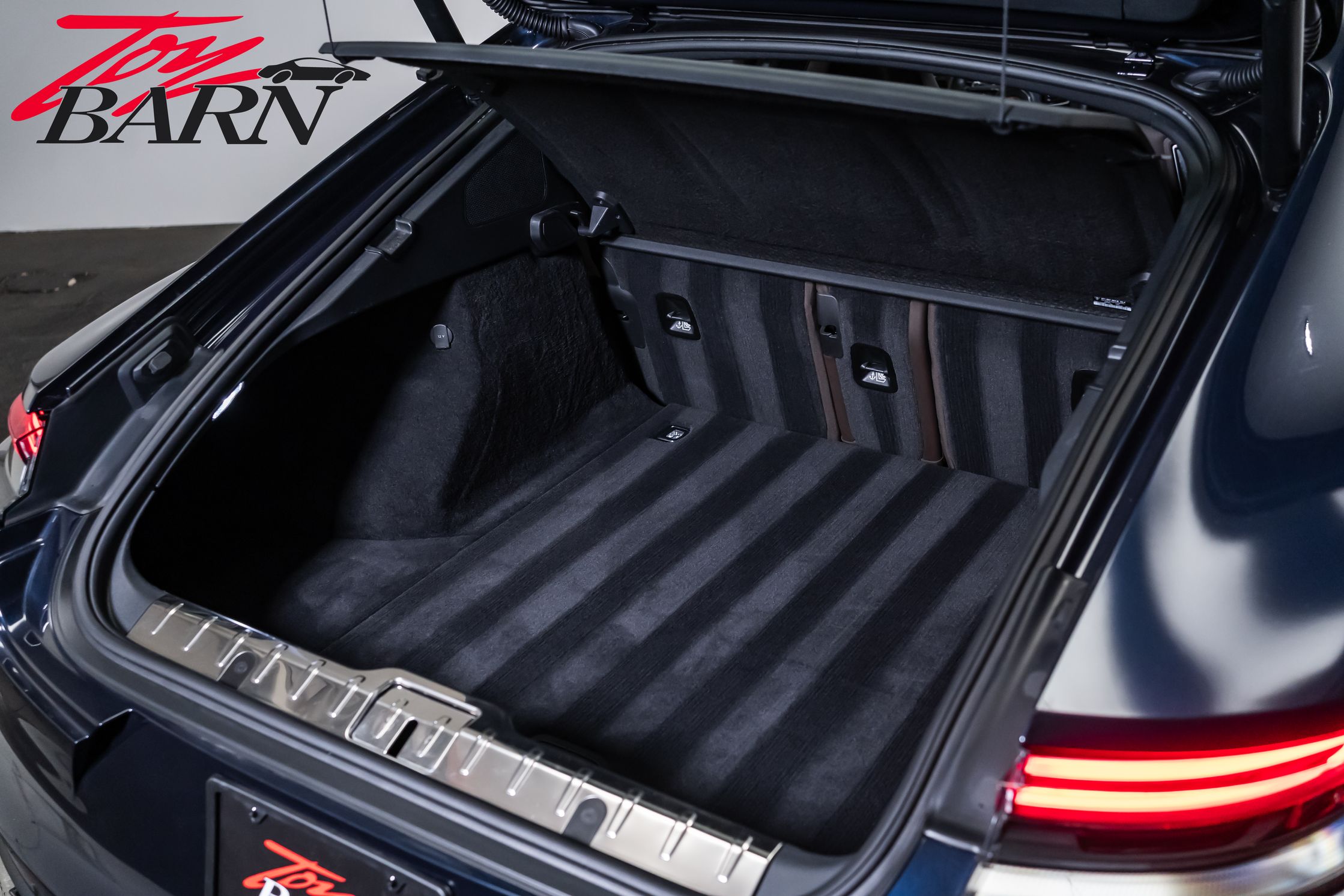 2022 Porsche Panamera Platinum Edition - Photo 52