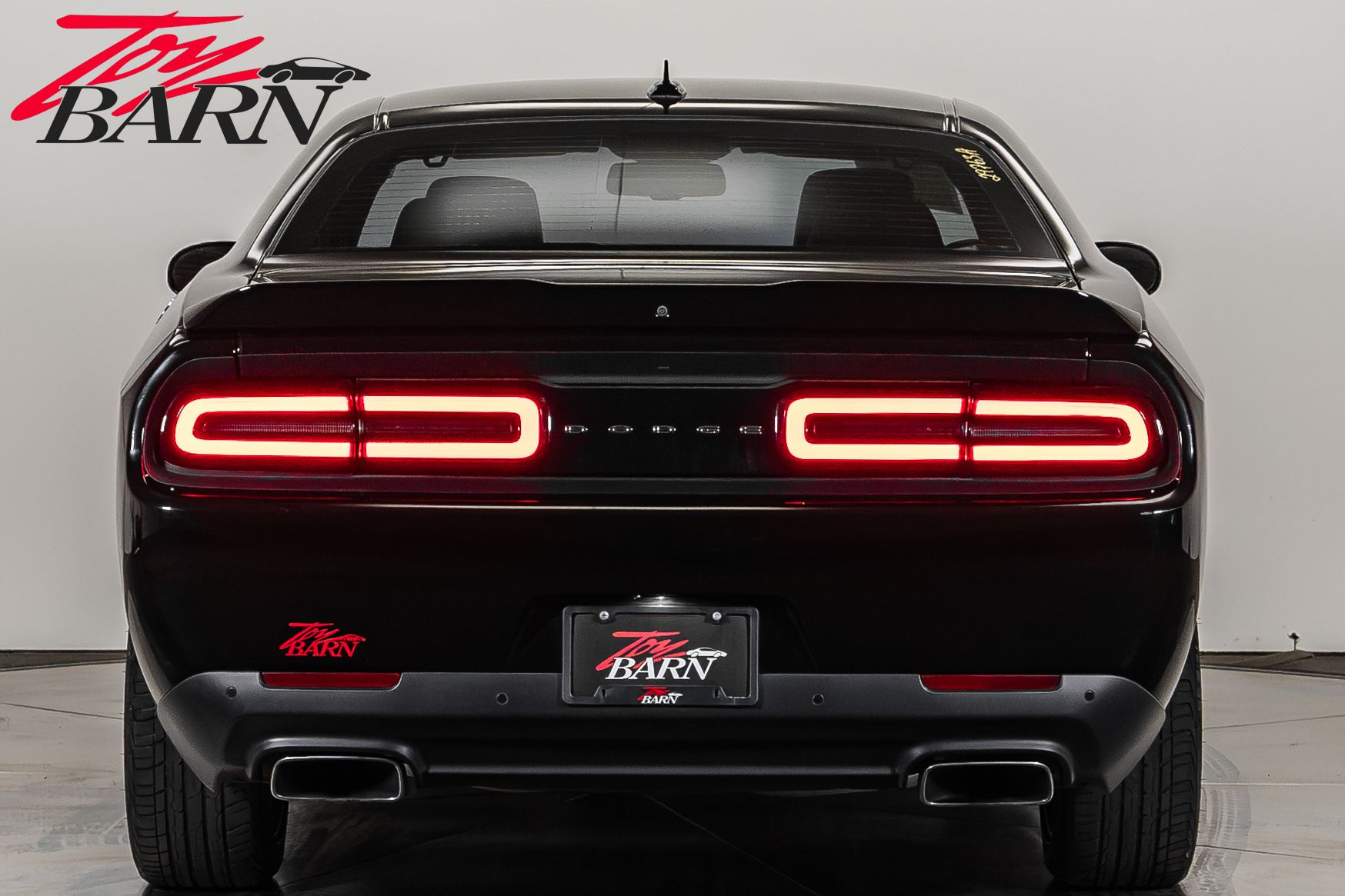 2015 Dodge Challenger R/T Plus Classic photo 2