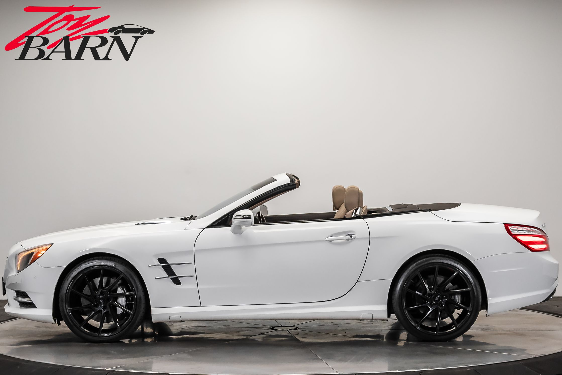2015 Mercedes Benz SL 550 AMG photo 2