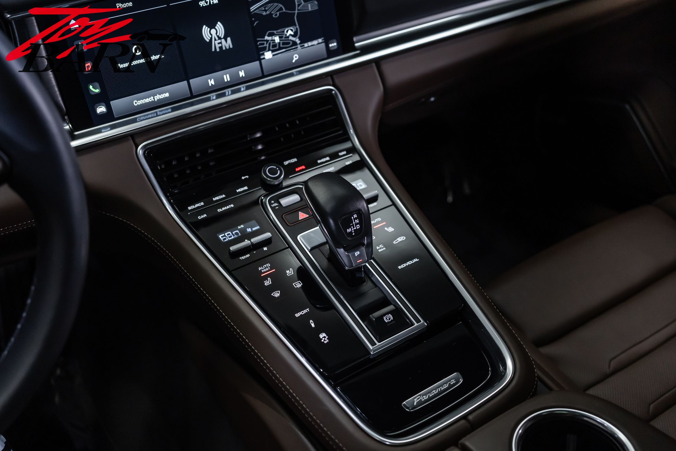 2022 Porsche Panamera Platinum Edition - Photo 38