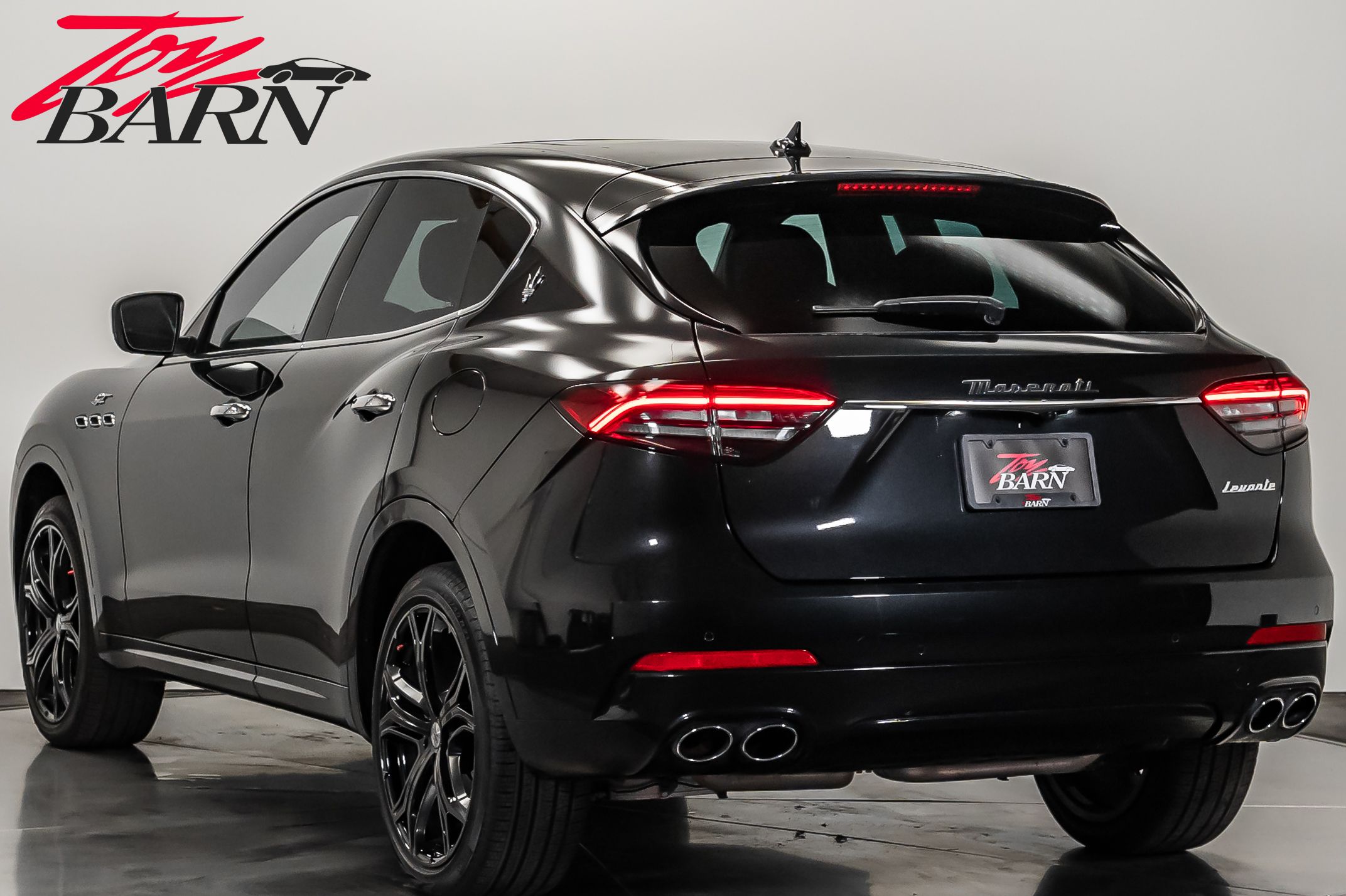 2023 Maserati Levante Base GT photo 2