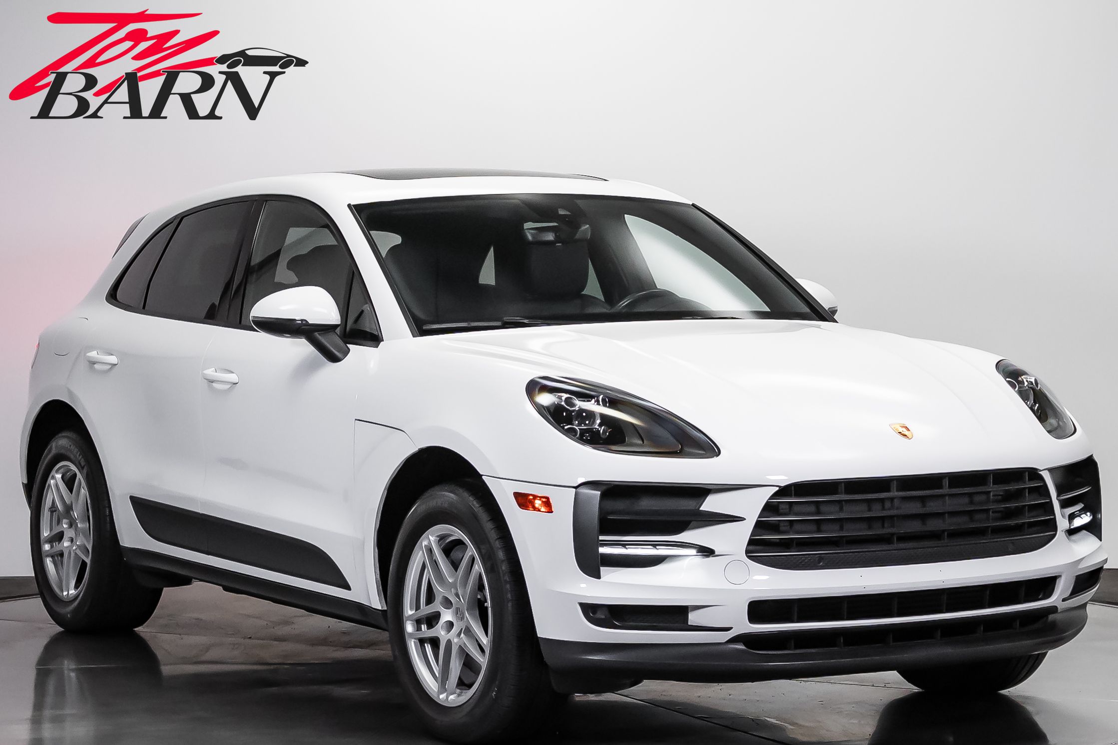 2021 Porsche Macan -'s photo