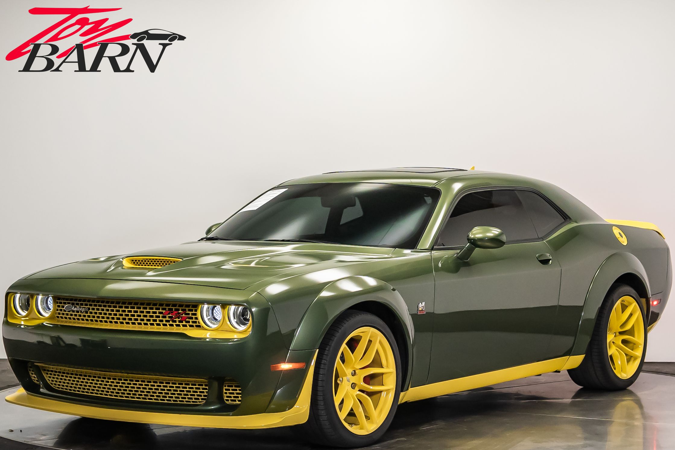 2022 Dodge Challenger R/T's photo