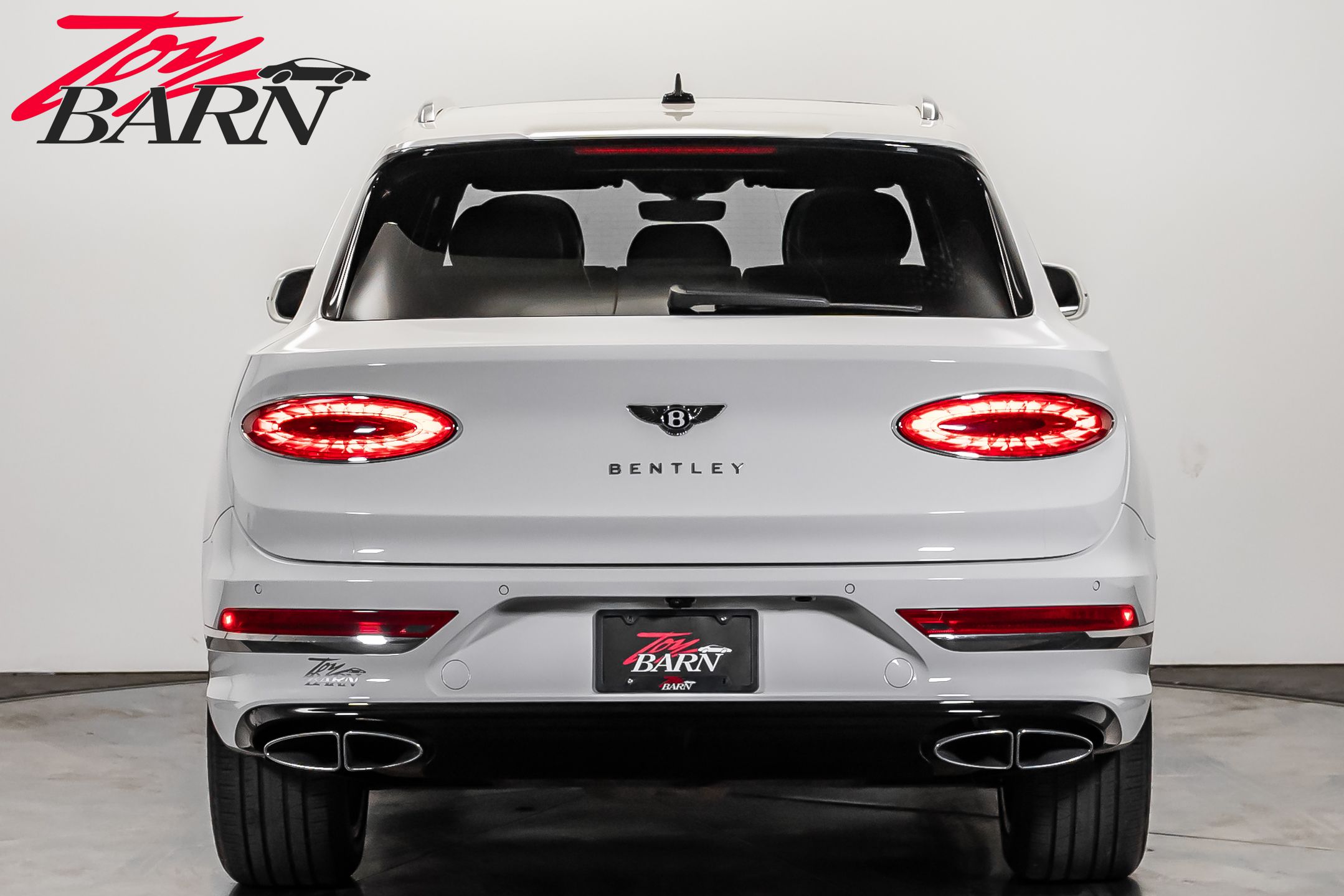 2021 Bentley Bentayga V8 photo 4