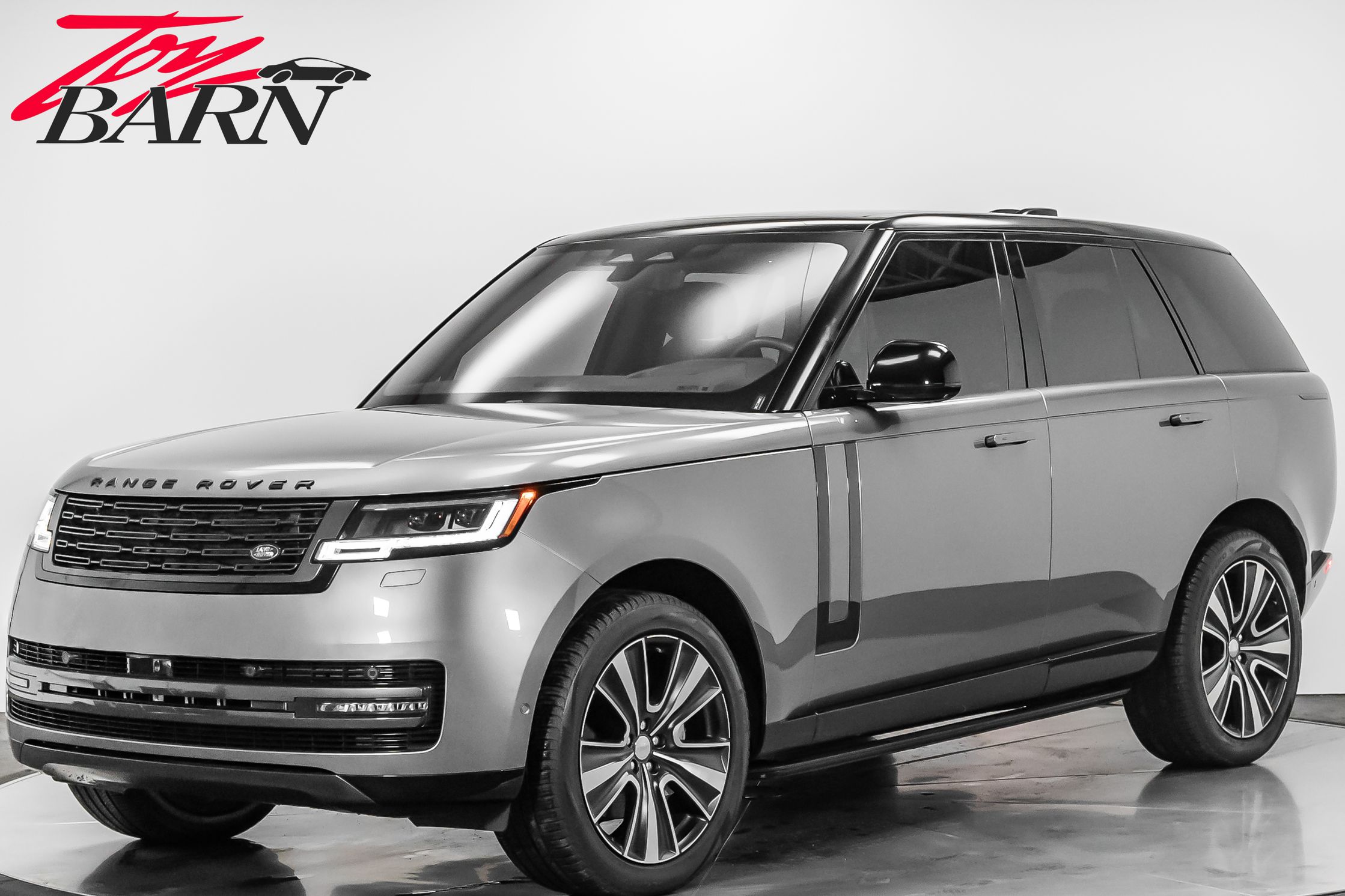 2023 Land Rover Range Rover SE's photo