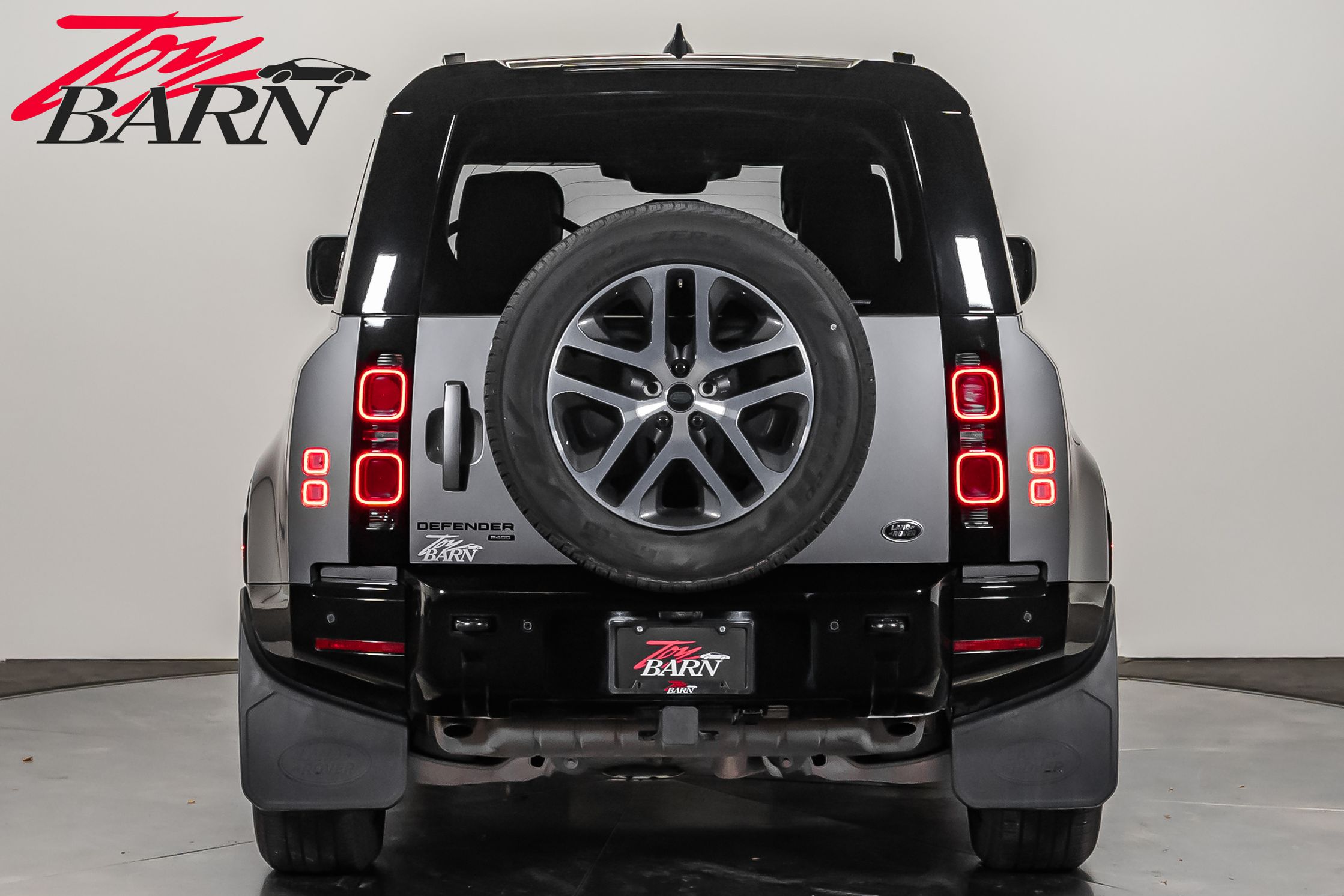 2023 Land Rover Defender 110 X-Dynamic SE photo 4