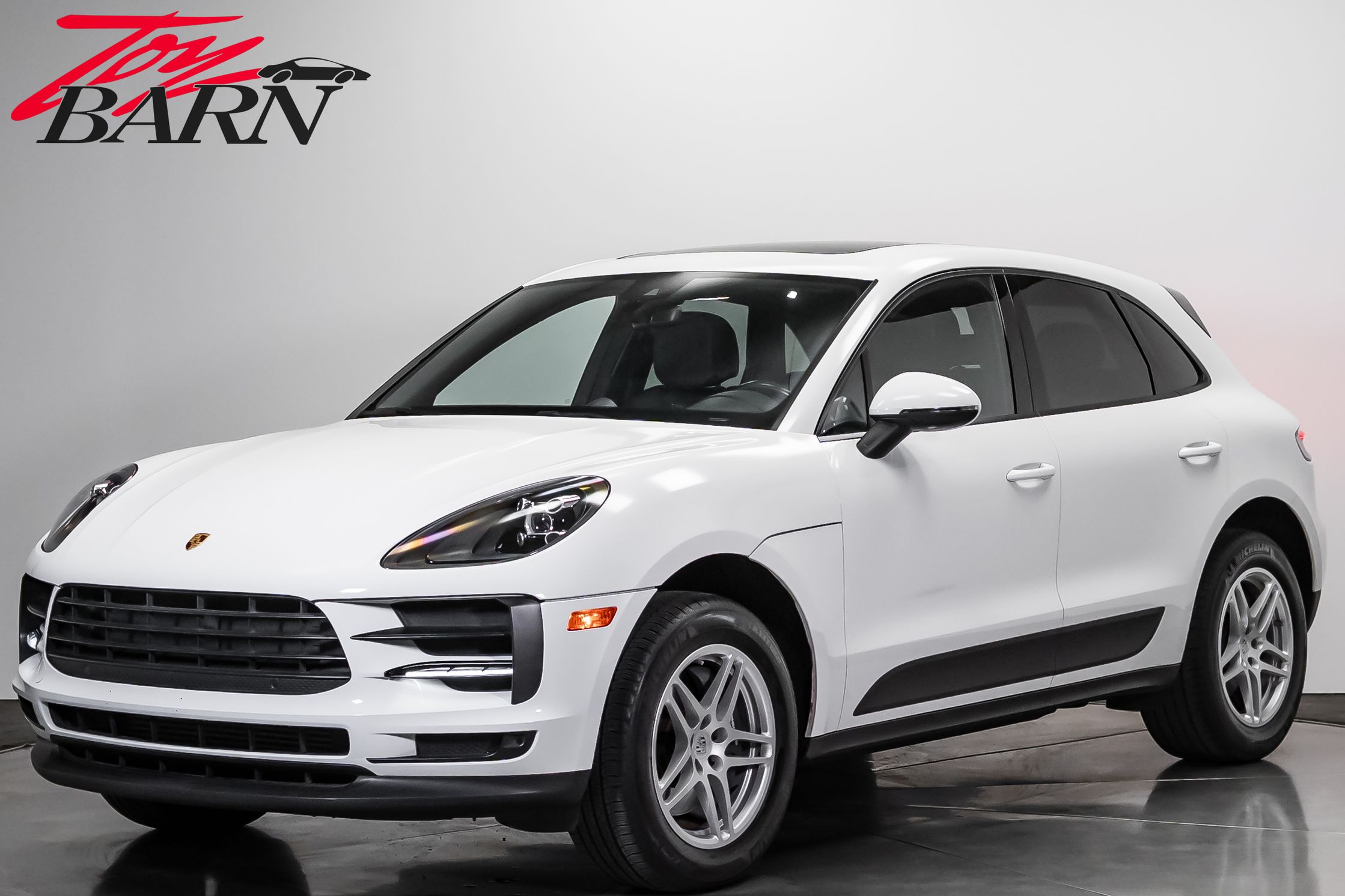 2021 Porsche Macan -'s photo