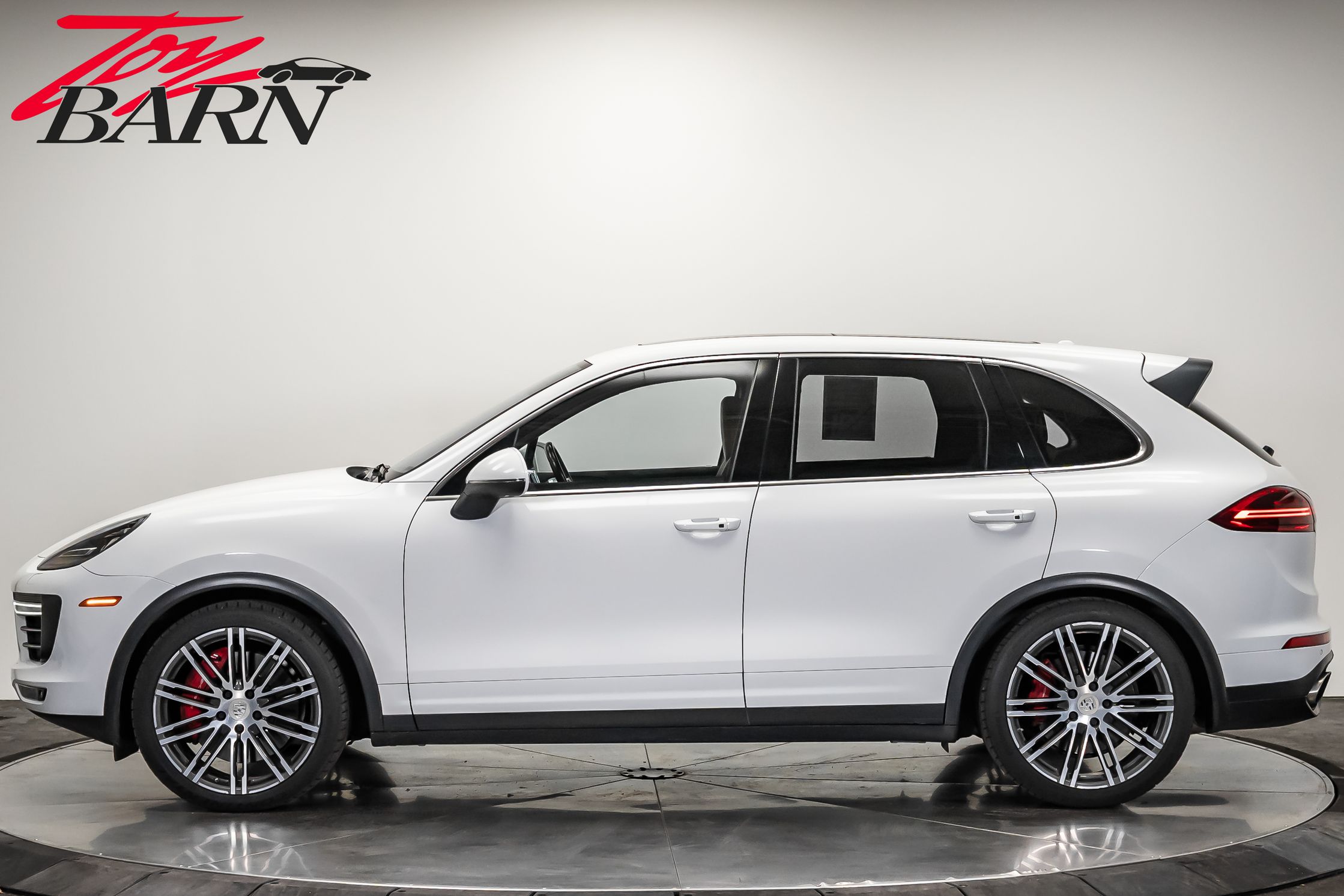 2018 Porsche Cayenne Turbo photo 2
