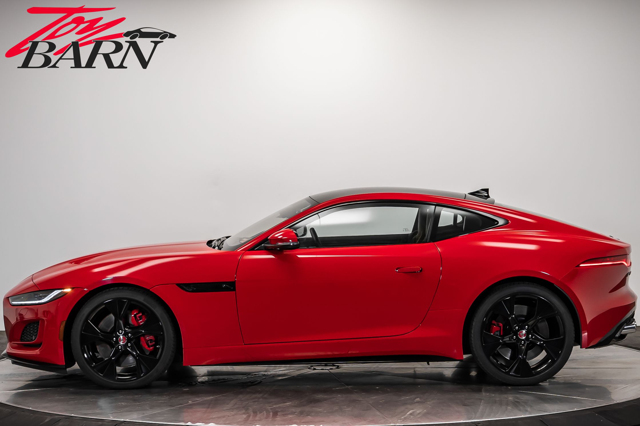 2023 Jaguar F-TYPE P450 R-Dynamic photo 2