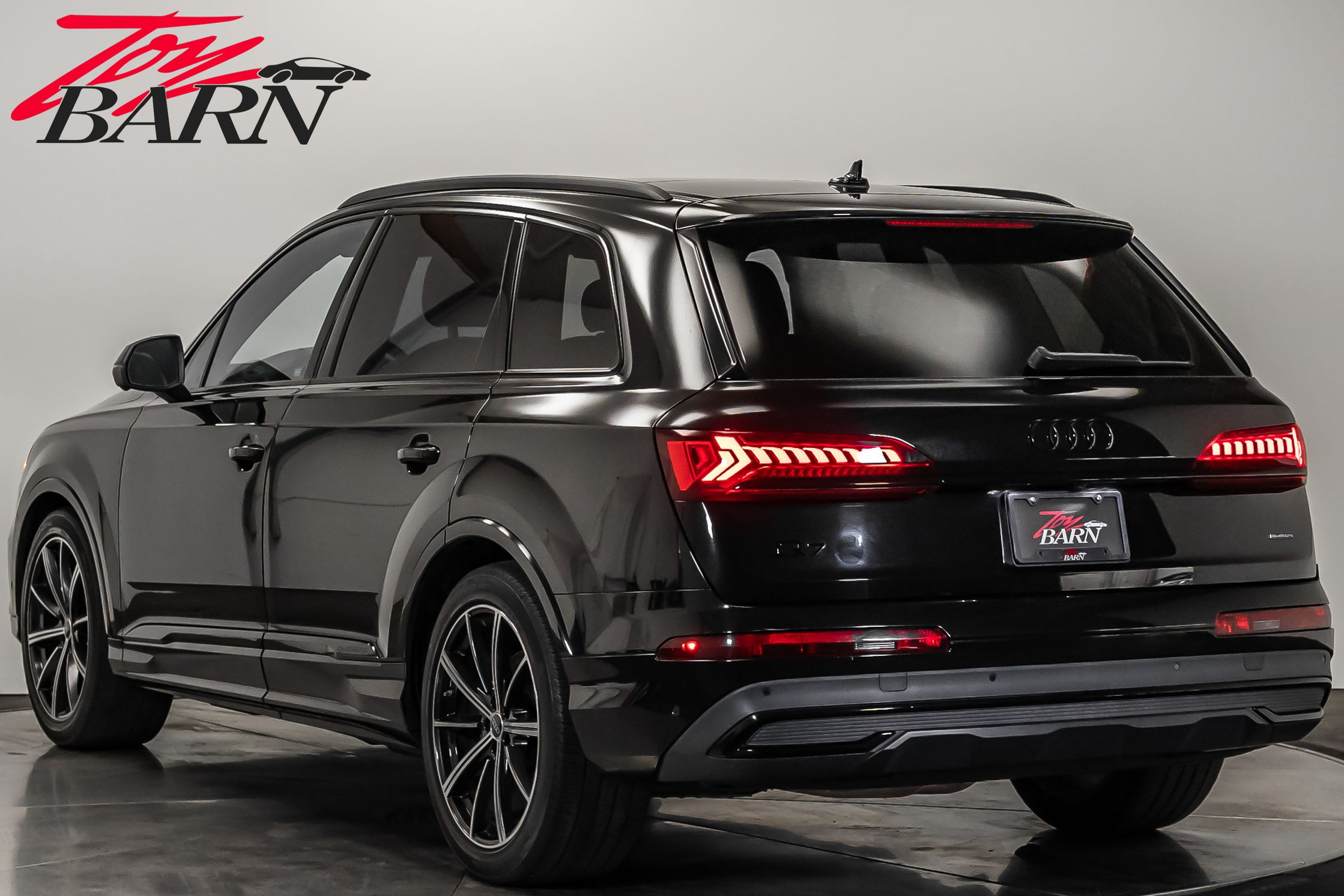 2023 Audi Q7 55 Prestige photo 3