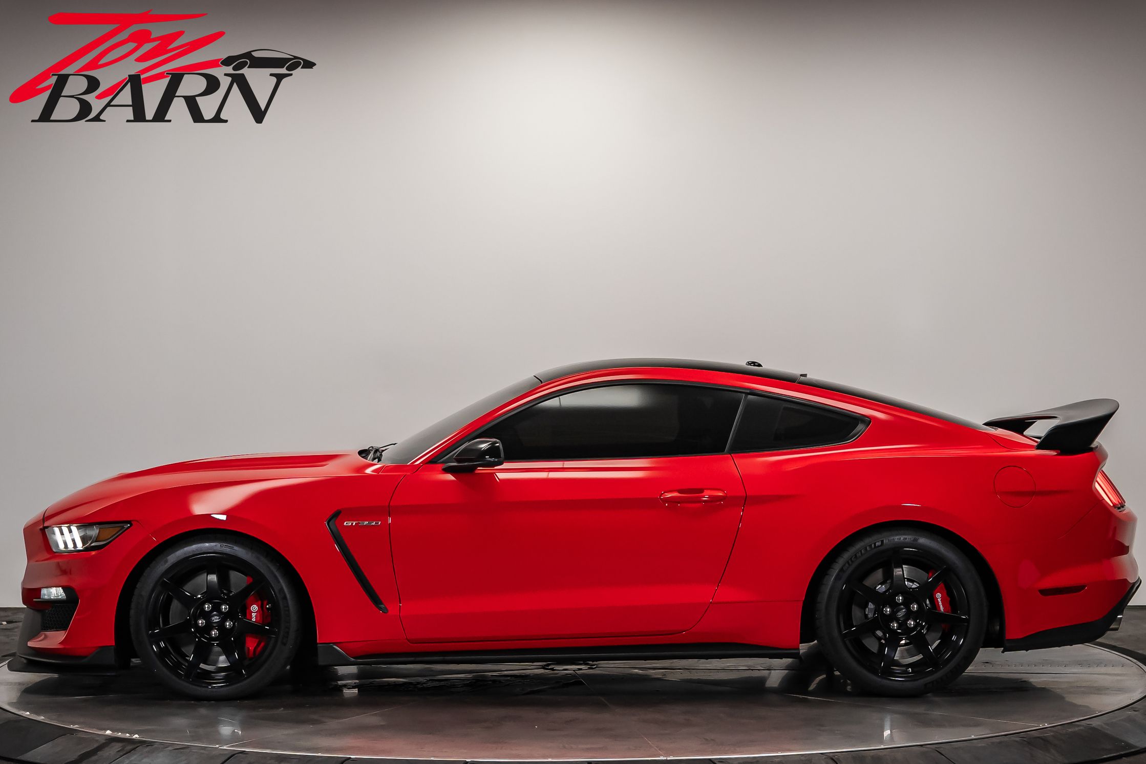 2019 Ford Mustang Shelby GT350R photo 2
