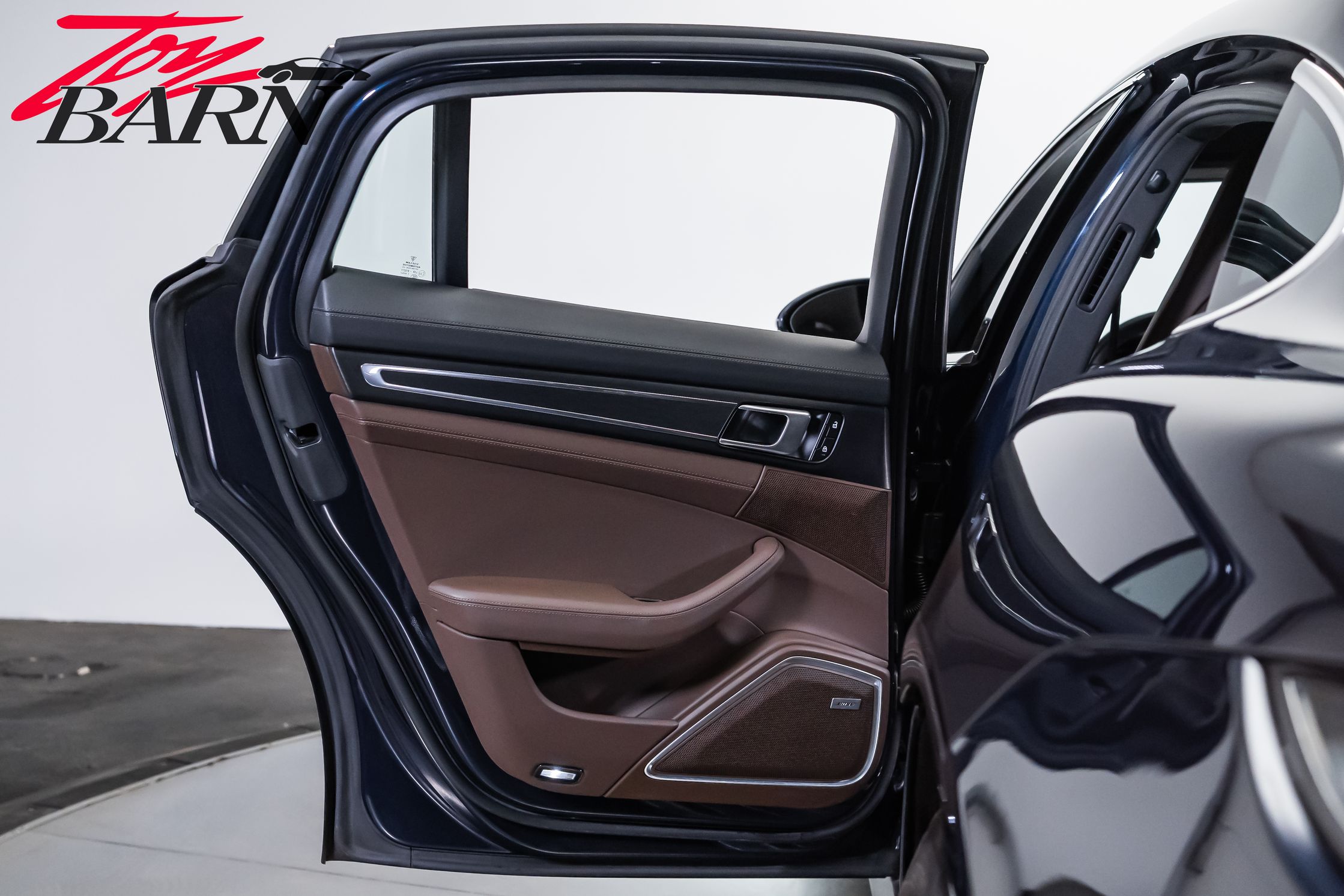 2022 Porsche Panamera Platinum Edition - Photo 47