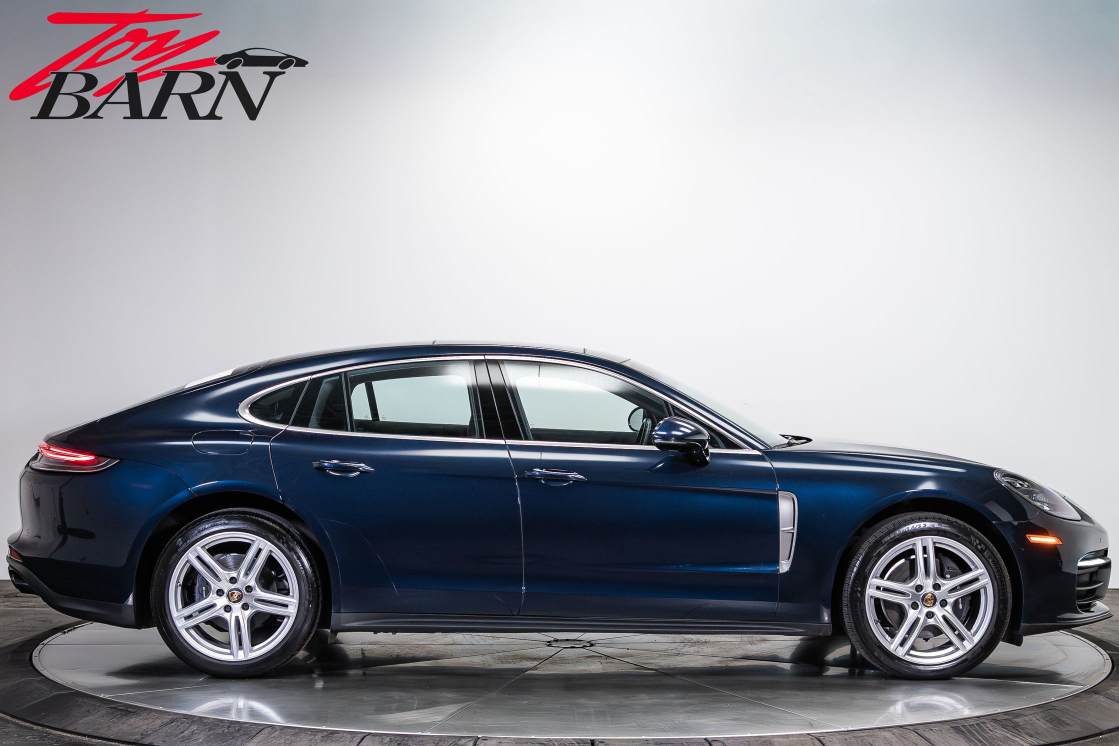 2022 Porsche Panamera Platinum Edition - Photo 6