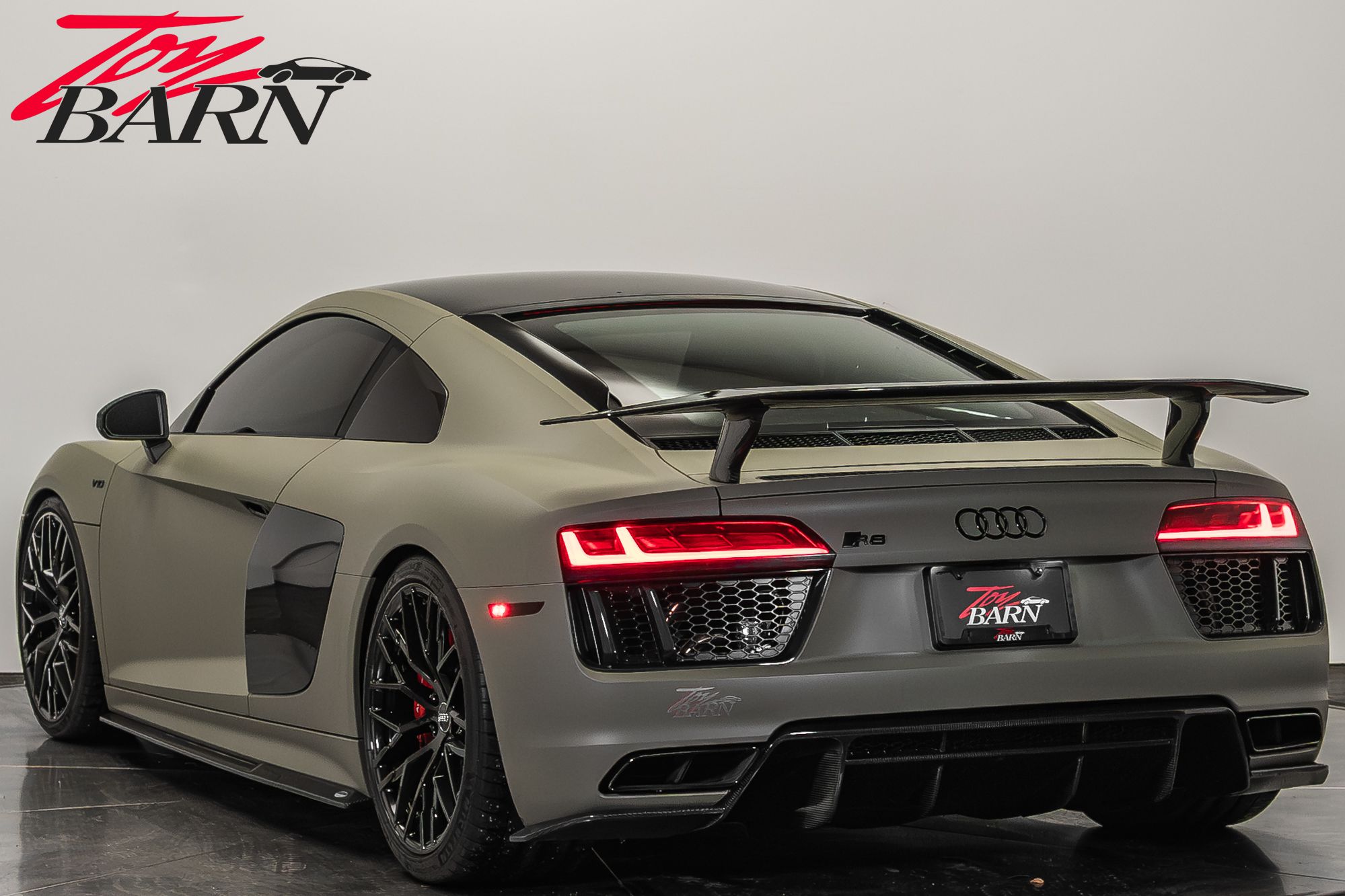 2017 Audi R8 5.2 V10 Plus photo 3