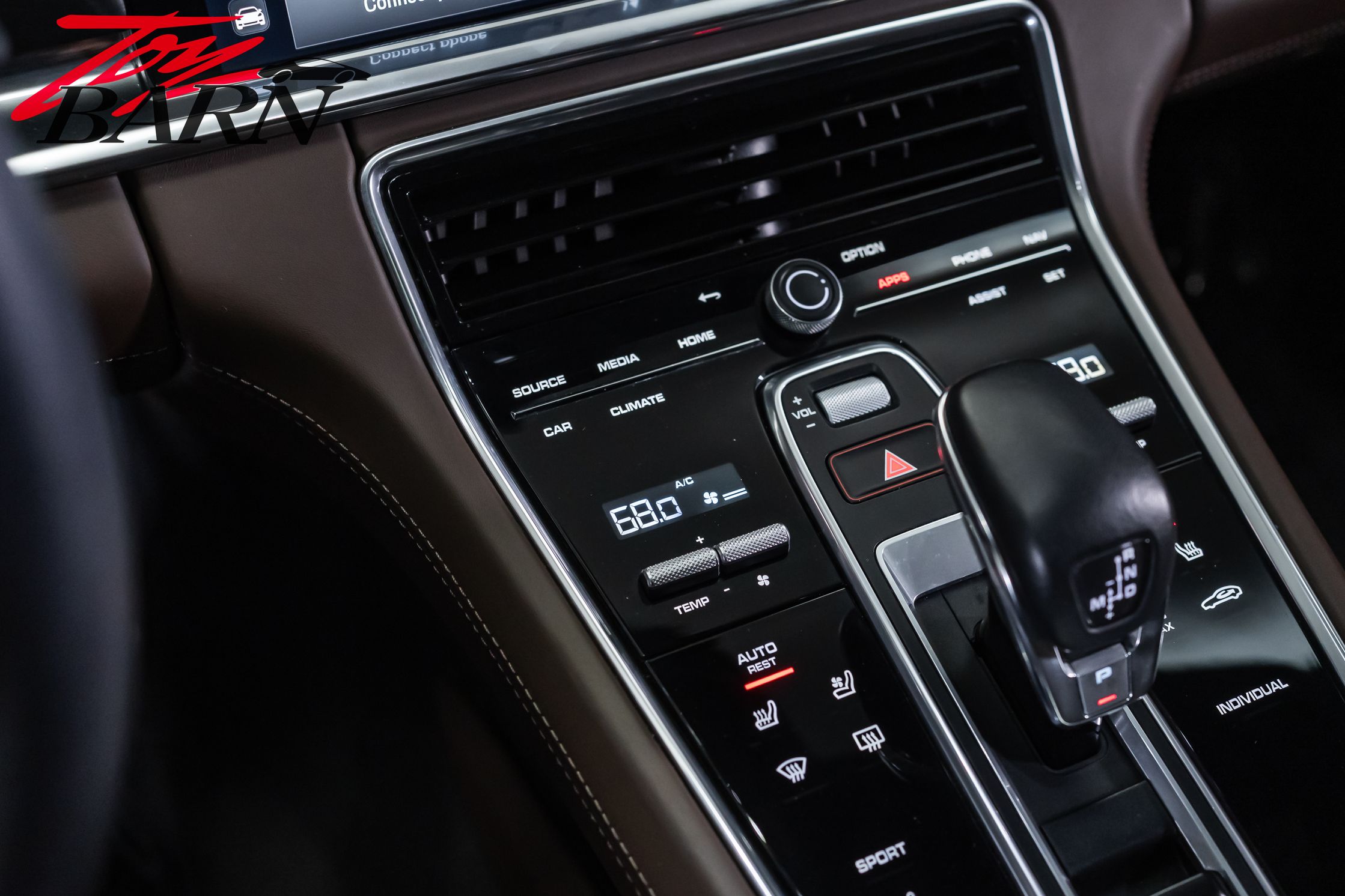 2022 Porsche Panamera Platinum Edition - Photo 40