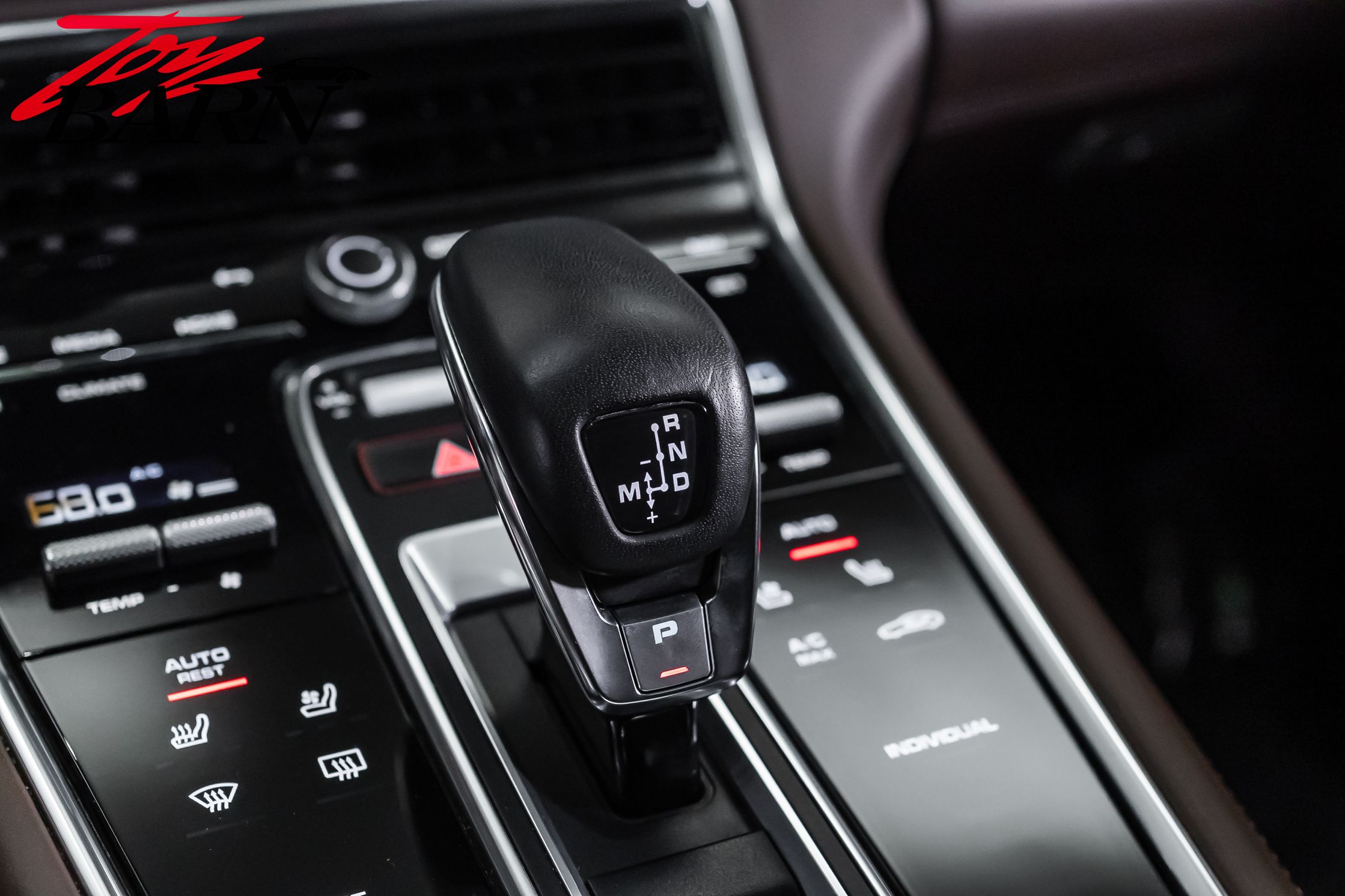 2022 Porsche Panamera Platinum Edition - Photo 43