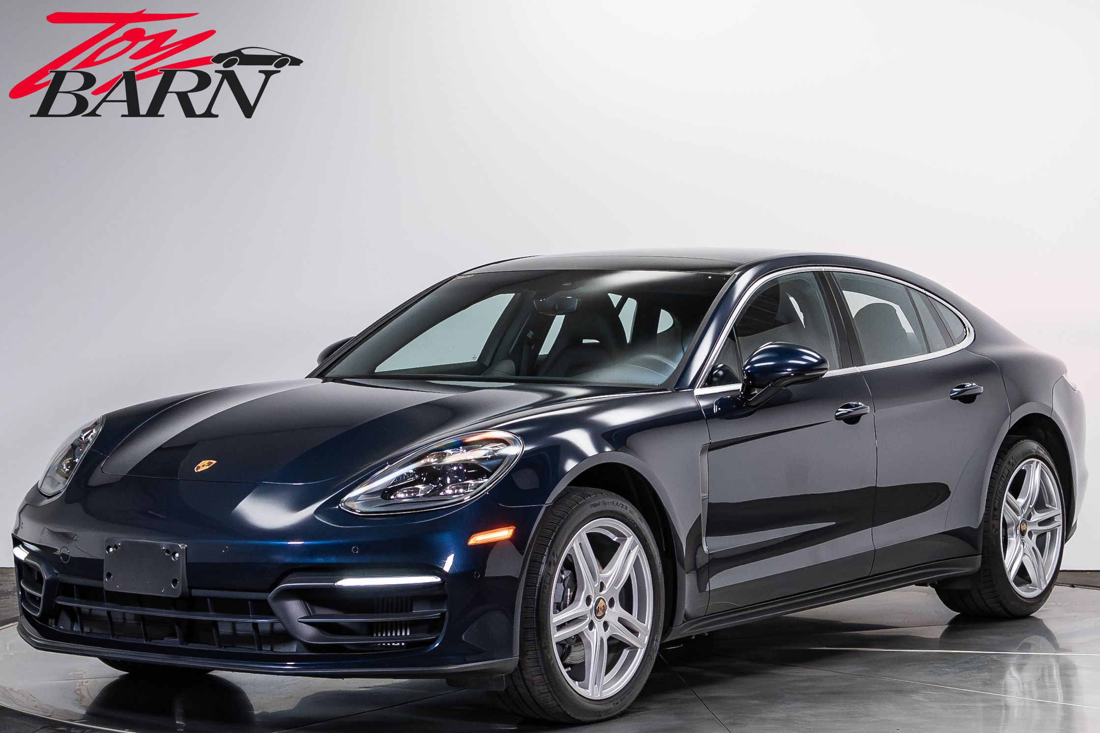 2022 Porsche Panamera 4 Platinum Edition's photo