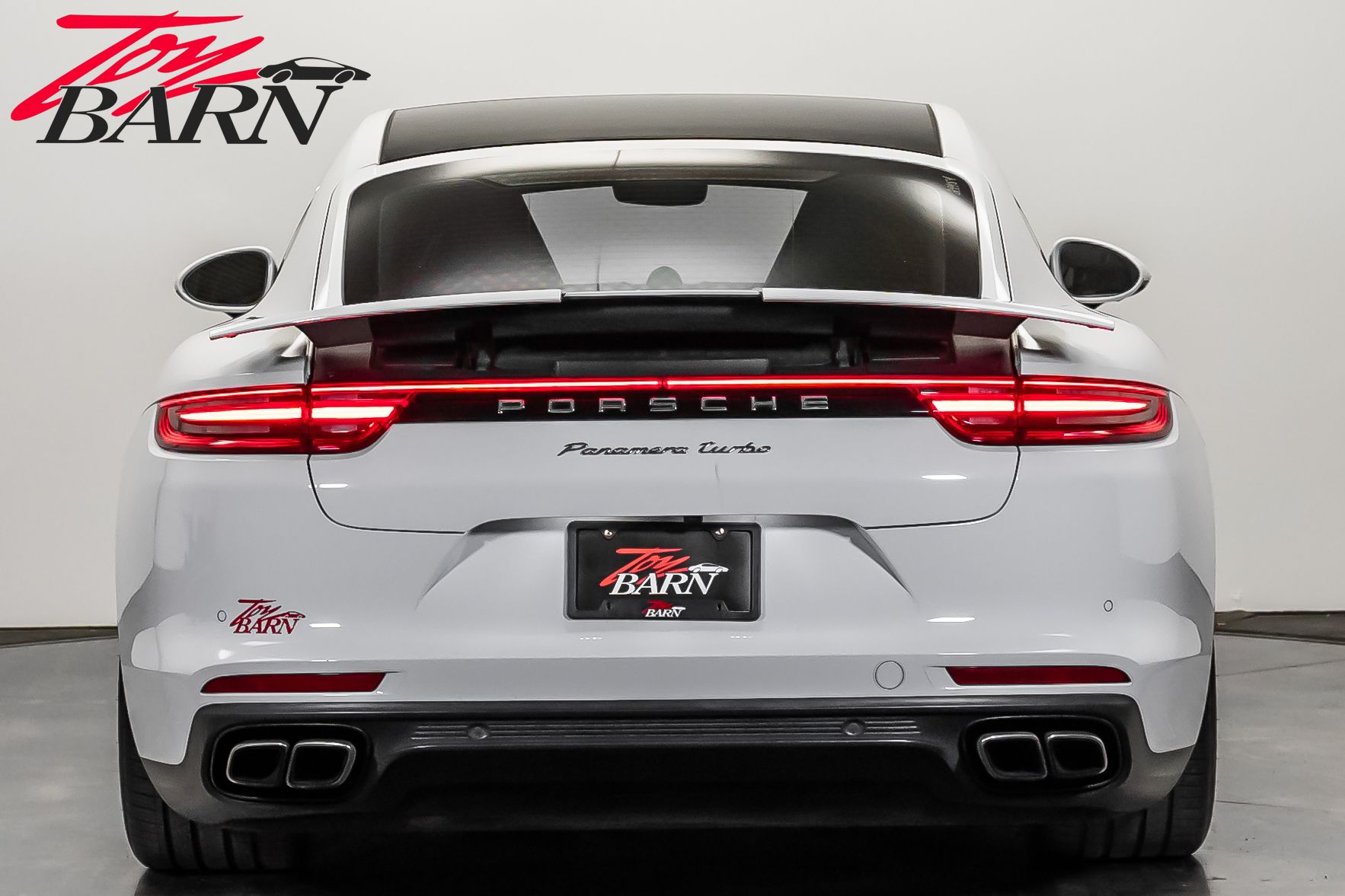 2017 Porsche Panamera Turbo photo 4