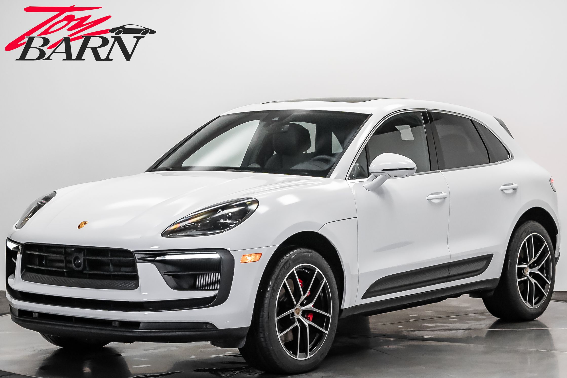 2022 Porsche Macan S's photo