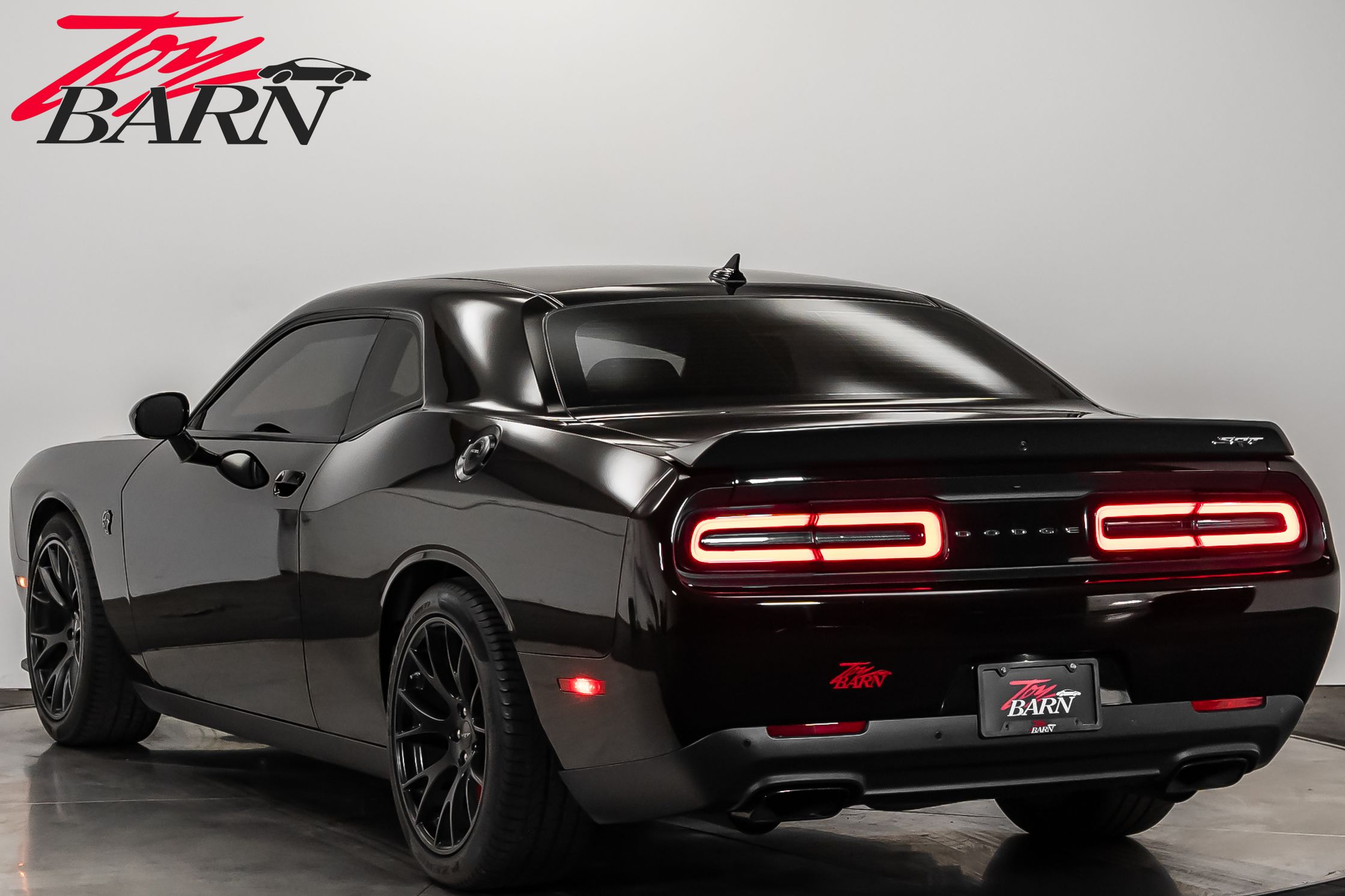 2015 Dodge Challenger SRT8 Hellcat photo 2