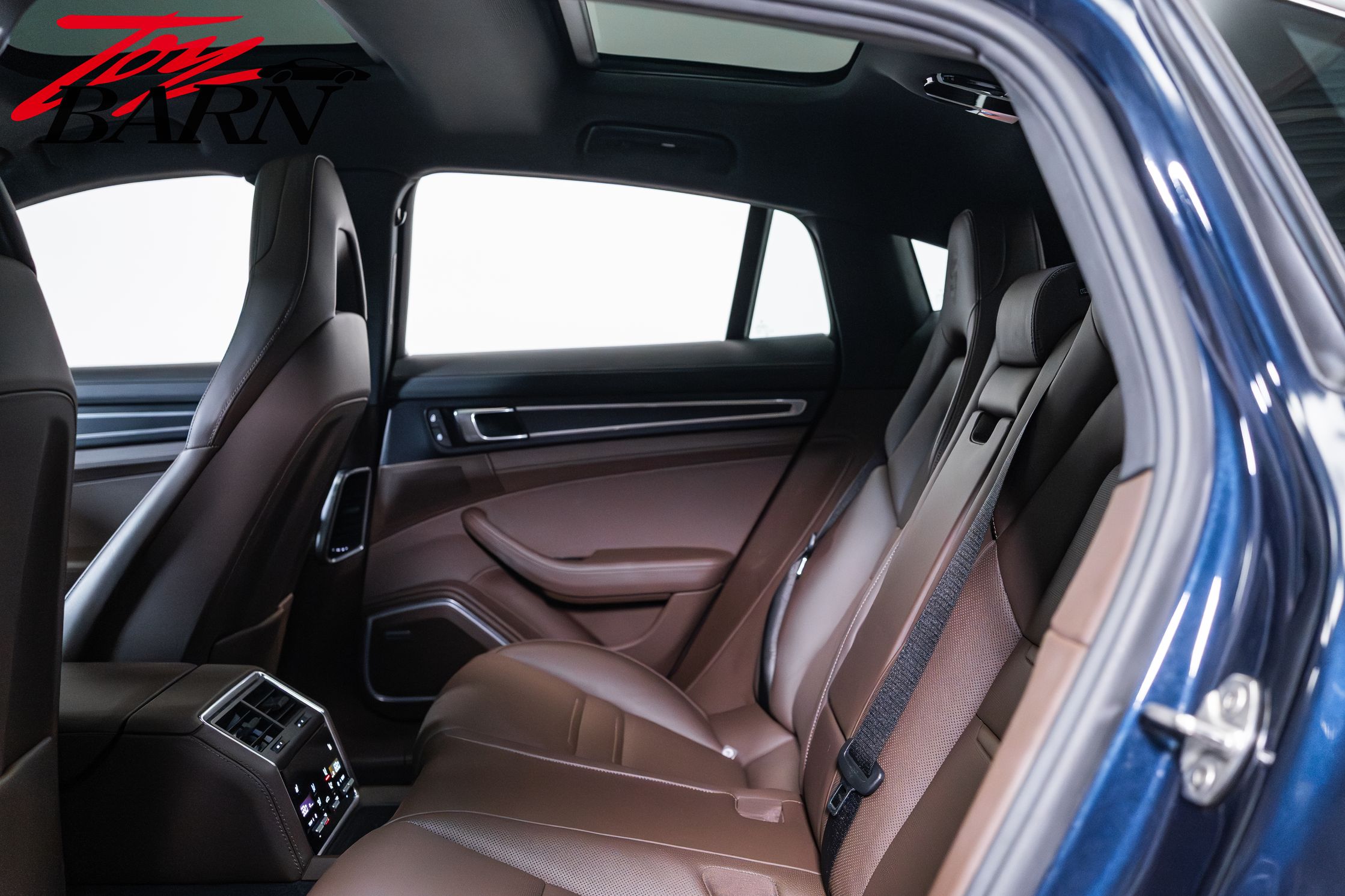 2022 Porsche Panamera Platinum Edition - Photo 49