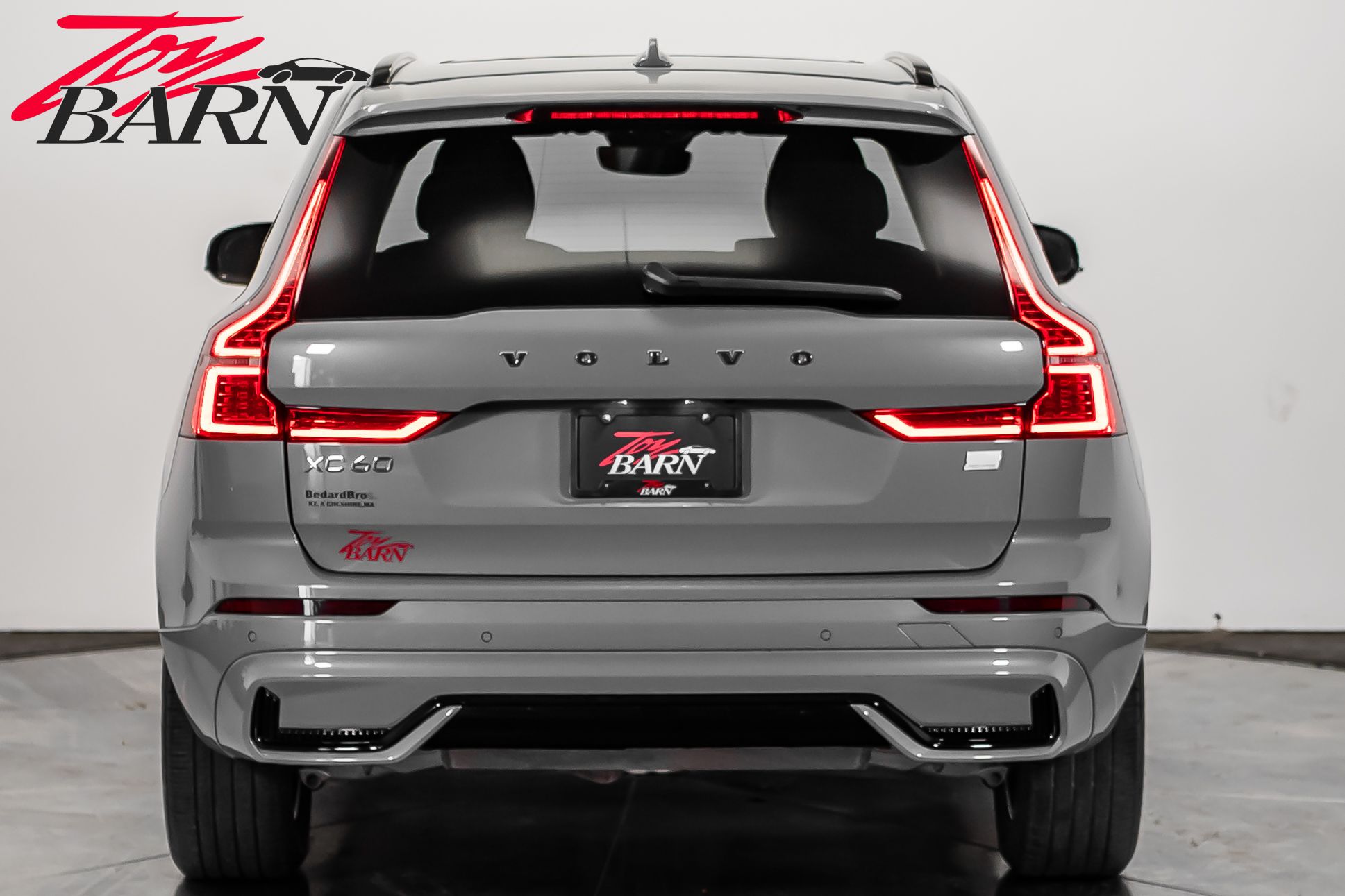 2024 Volvo XC60 Recharge Hybrid T8 Core photo 4