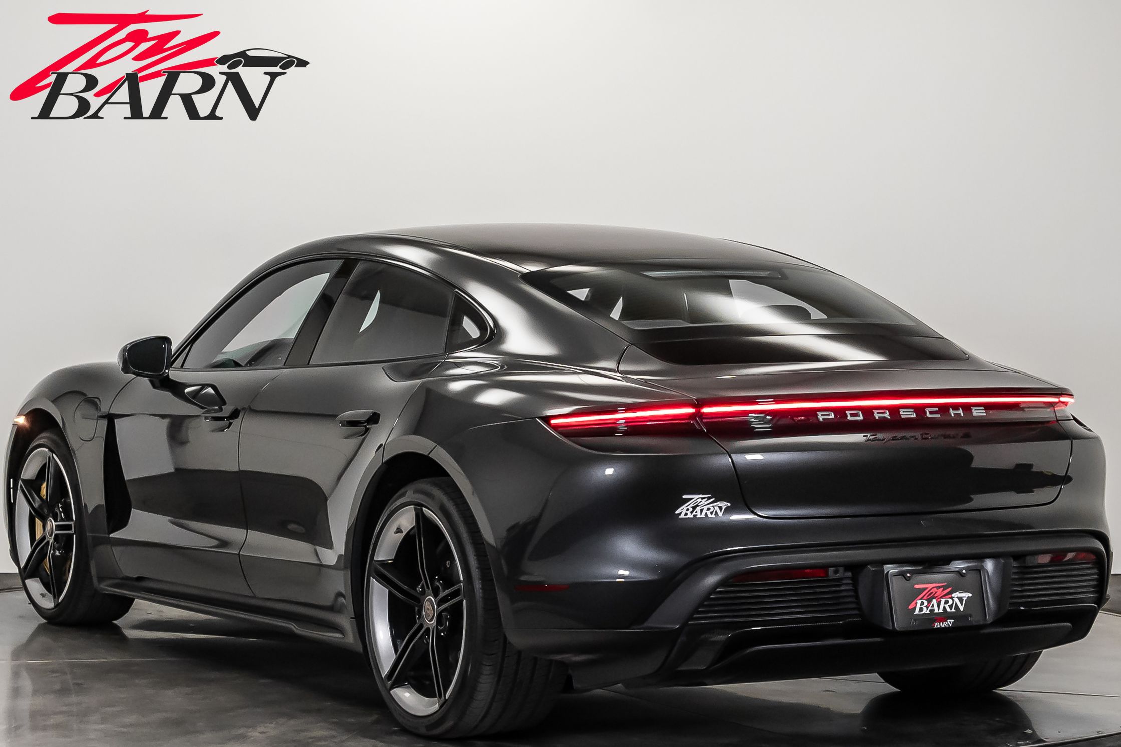 2021 Porsche Taycan Turbo S photo 3
