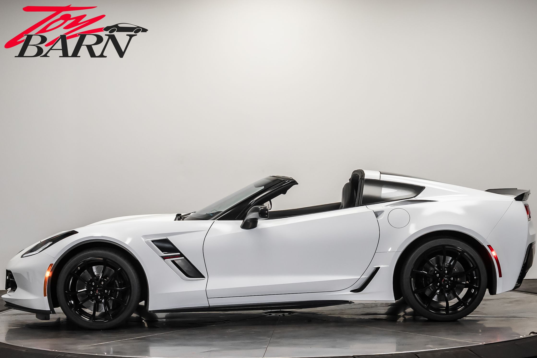 2017 Chevrolet Corvette Grand Sport 2LT photo 2