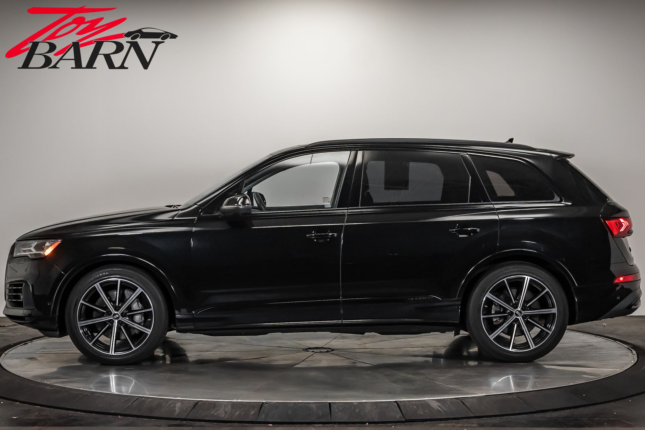 2023 Audi Q7 55 Prestige photo 2