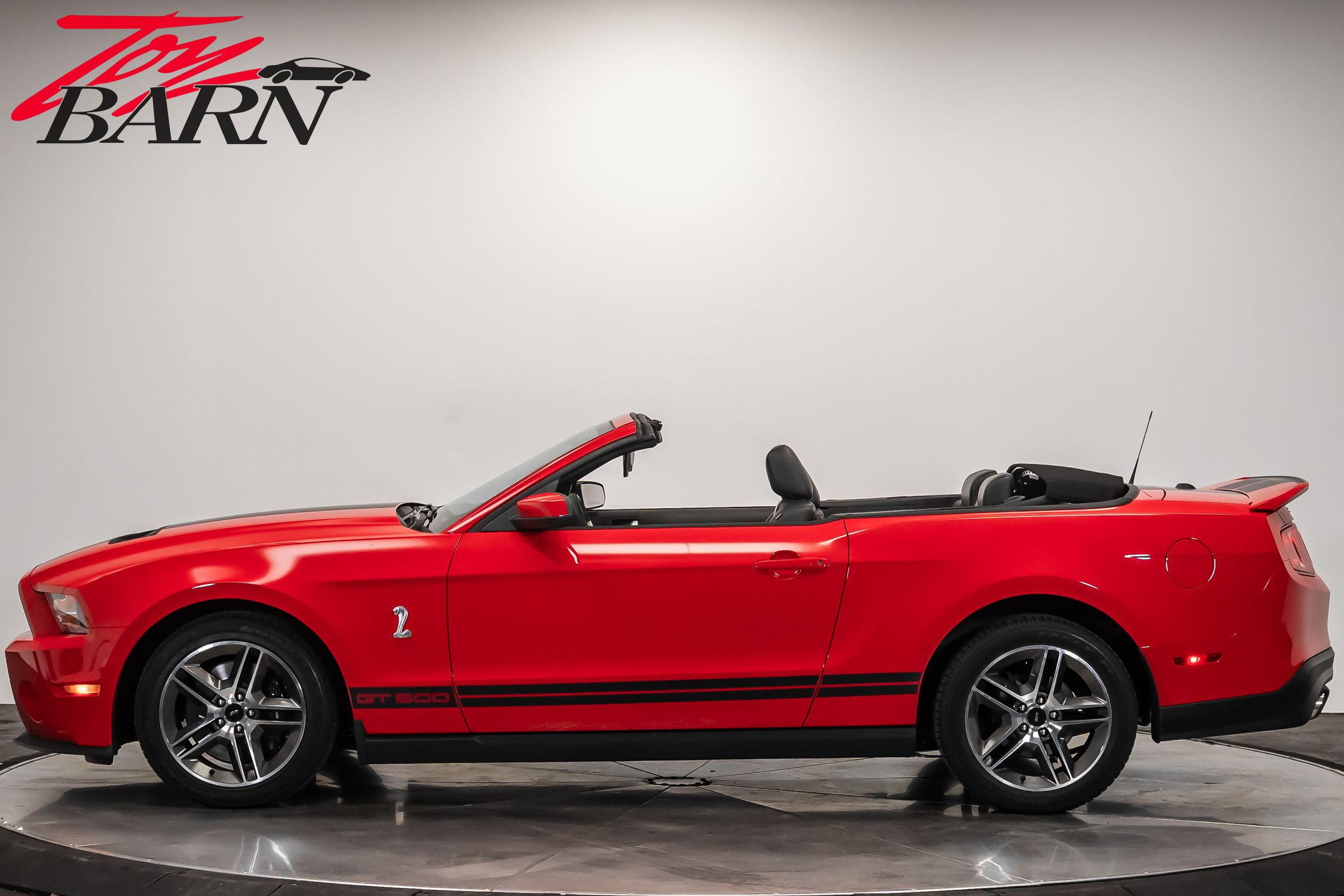 2010 Ford Mustang Shelby GT photo 2