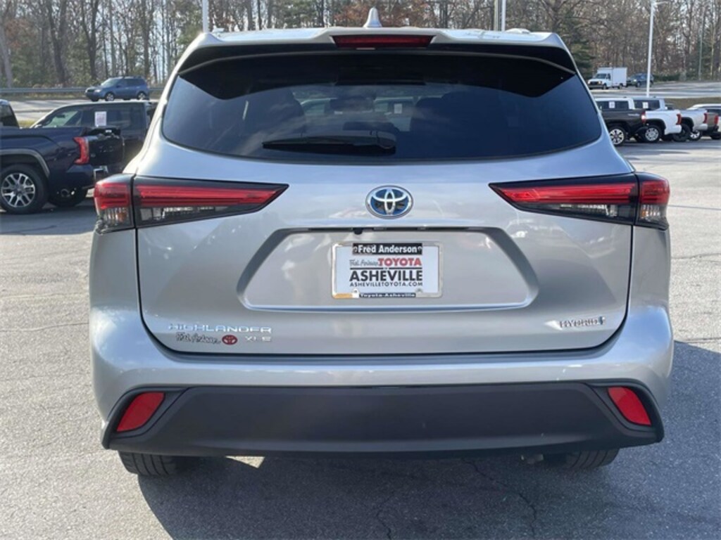 Used 2021 Toyota Highlander Hybrid XLE SUV