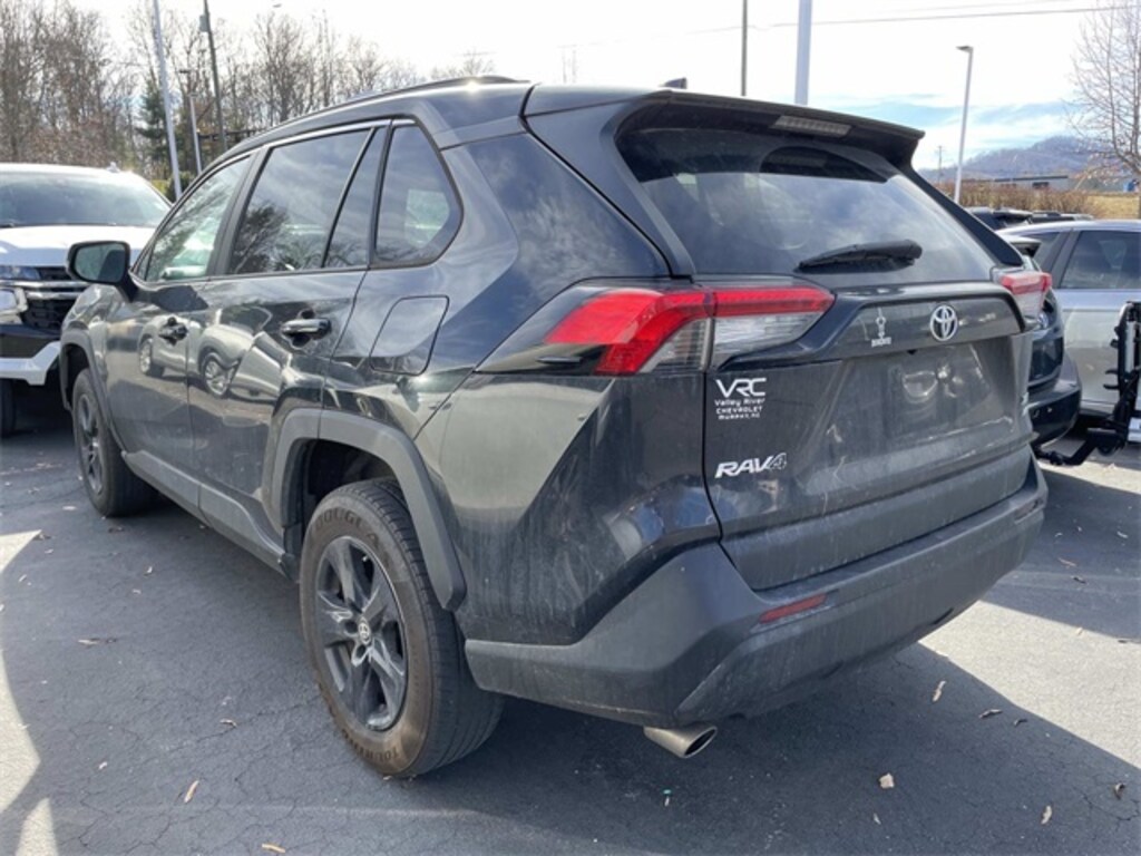 Used 2021 Toyota RAV4 XLE SUV