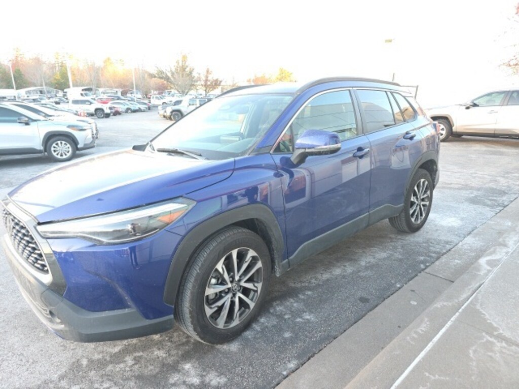 Used 2023 Toyota Corolla Cross XLE SUV