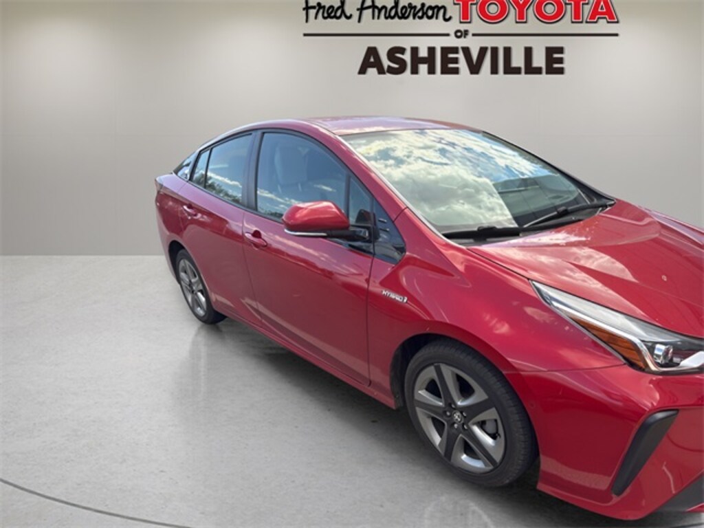 Used 2019 Toyota Prius L Hatchback