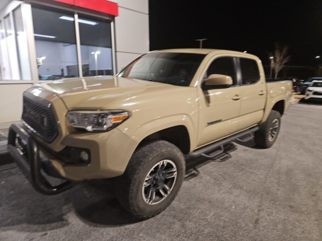 Used 2016 Toyota Tacoma SR5 Truck