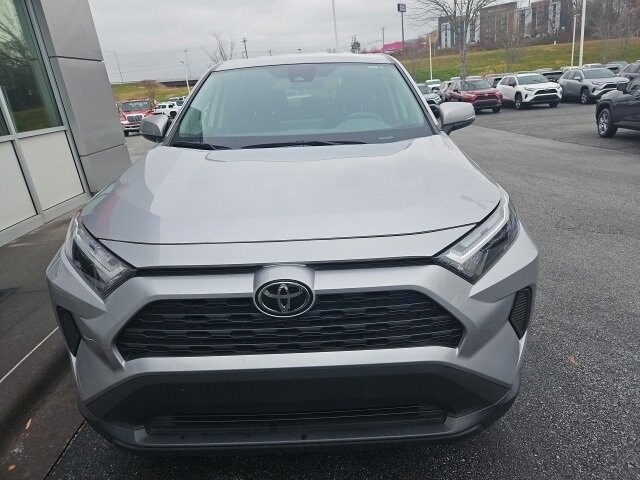 2023 Toyota RAV4 LE photo 2