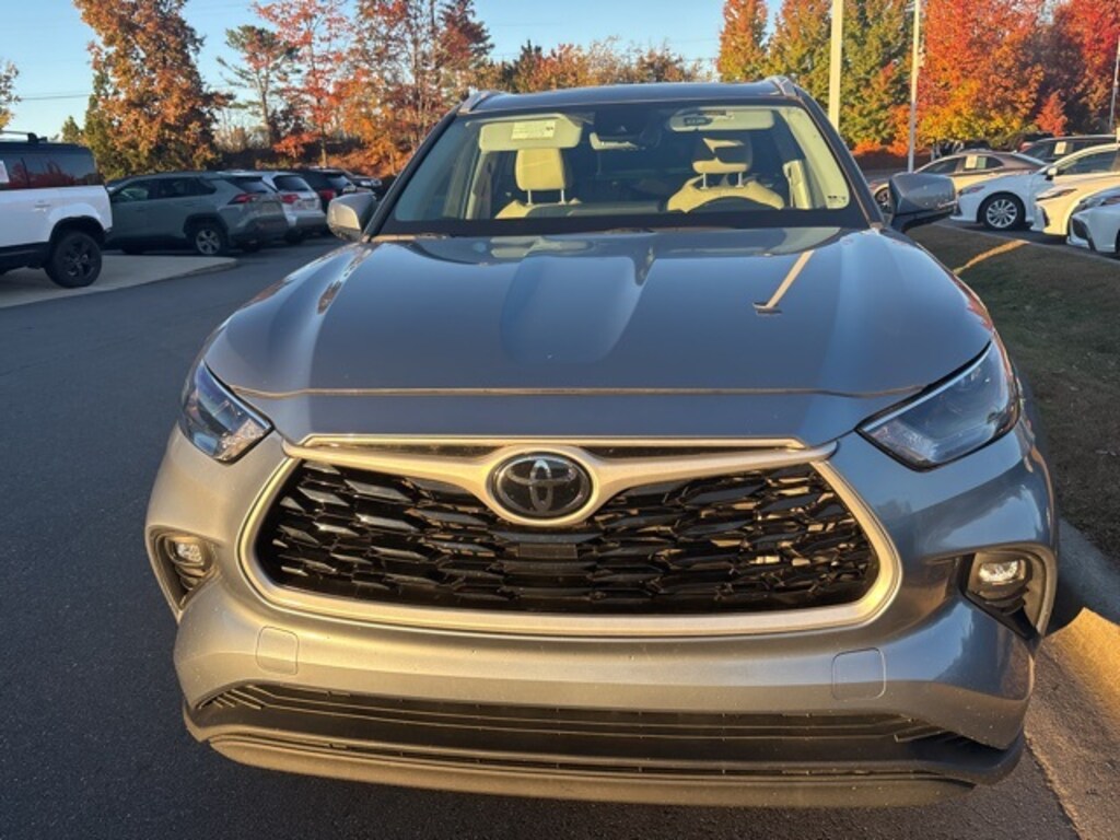 Used 2023 Toyota Highlander XLE SUV
