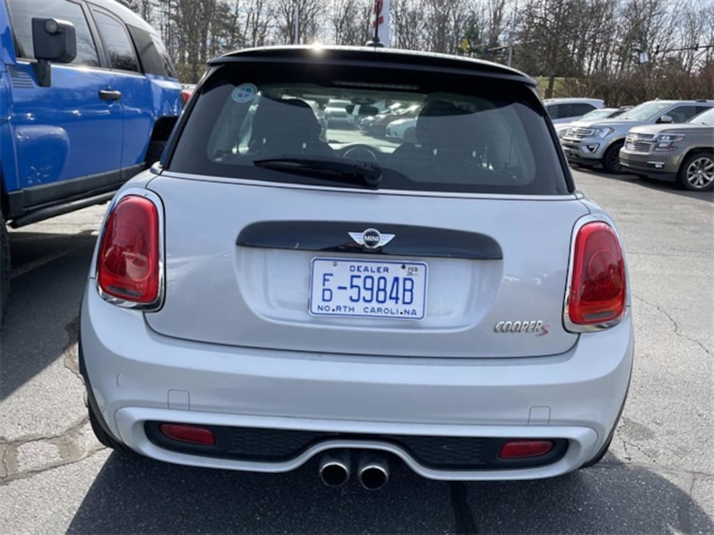 Used 2015 MINI Hardtop 2 Door Base Hatchback