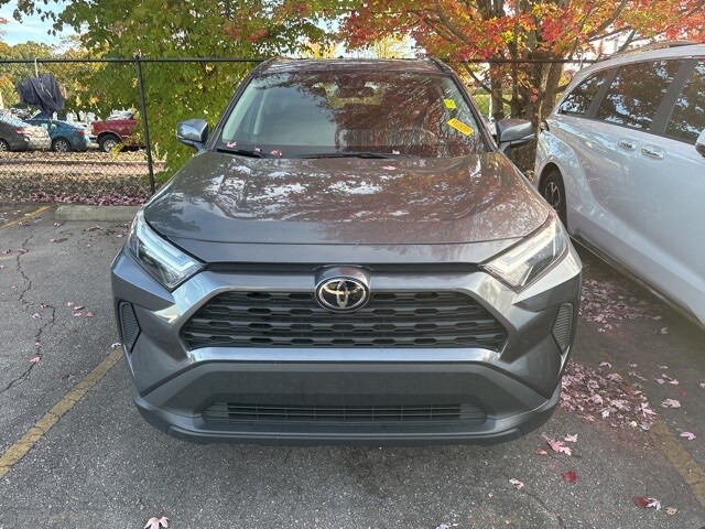 2025 Toyota RAV4 XLE photo 2