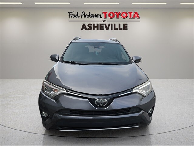 2018 Toyota RAV4 Limited photo 2