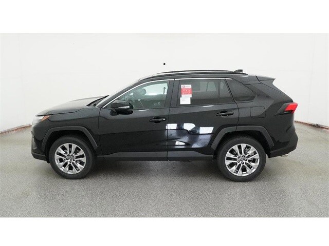 2025 Toyota RAV4 XLE Premium photo 3