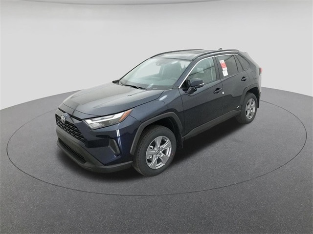 2025 Toyota RAV4 XLE's photo