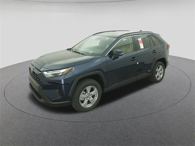 2025 Toyota RAV4 XLE's photo